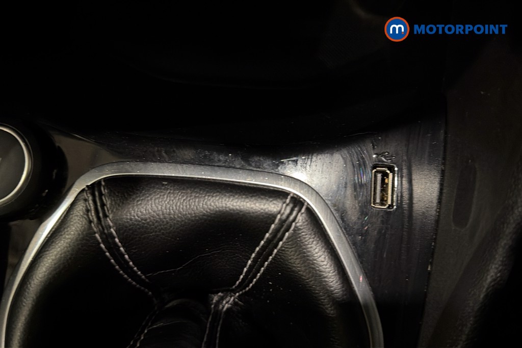 Ford Fiesta Titanium Manual Petrol Hatchback - Stock Number (1624175) - 17th supplementary image