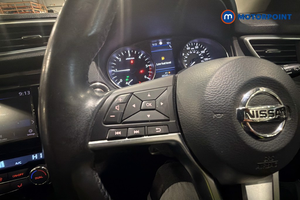 Nissan Qashqai N-Motion Manual Diesel SUV - Stock Number (1624650) - 3rd supplementary image