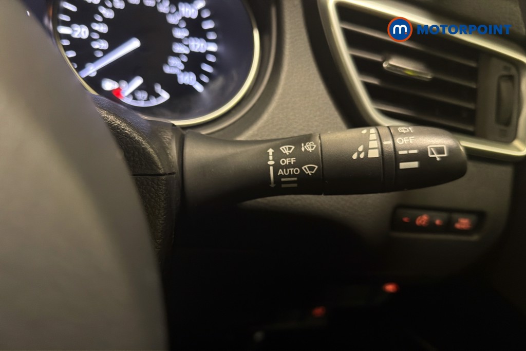 Nissan Qashqai N-Motion Manual Diesel SUV - Stock Number (1624650) - 7th supplementary image