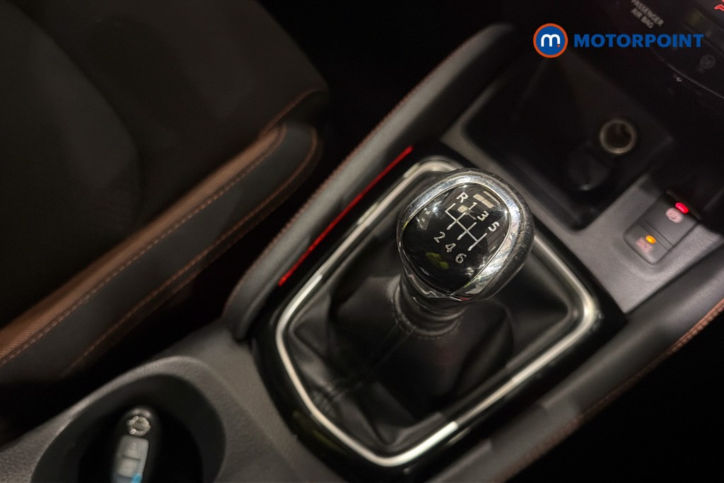 Nissan Qashqai N-Motion Manual Diesel SUV - Stock Number (1624650) - 15th supplementary image
