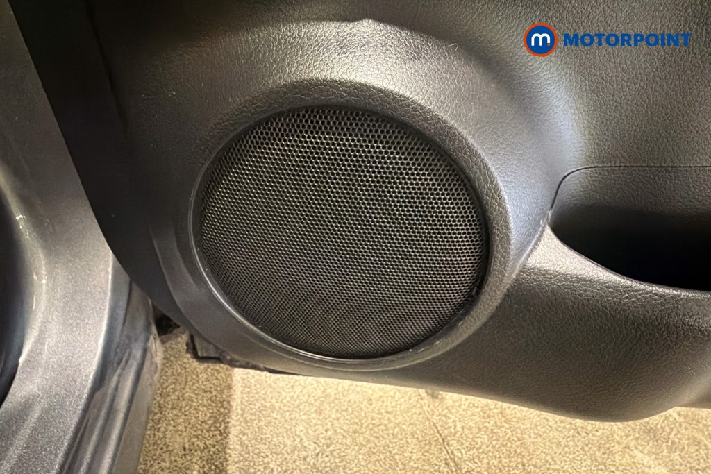 Nissan Qashqai N-Motion Manual Diesel SUV - Stock Number (1624650) - 21st supplementary image