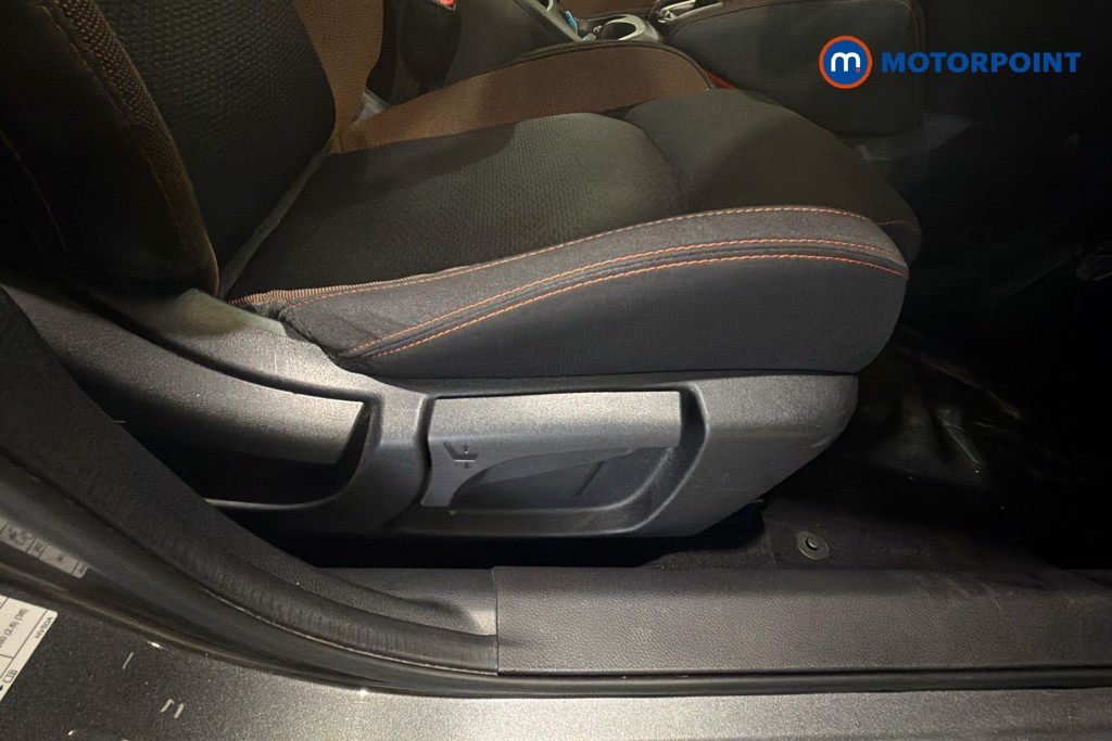 Nissan Qashqai N-Motion Manual Diesel SUV - Stock Number (1624650) - 25th supplementary image