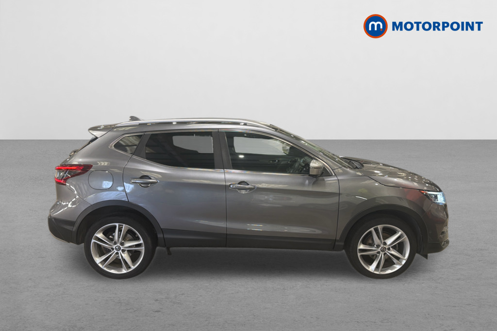 Nissan Qashqai N-Motion Manual Diesel SUV - Stock Number (1624650) - Drivers side