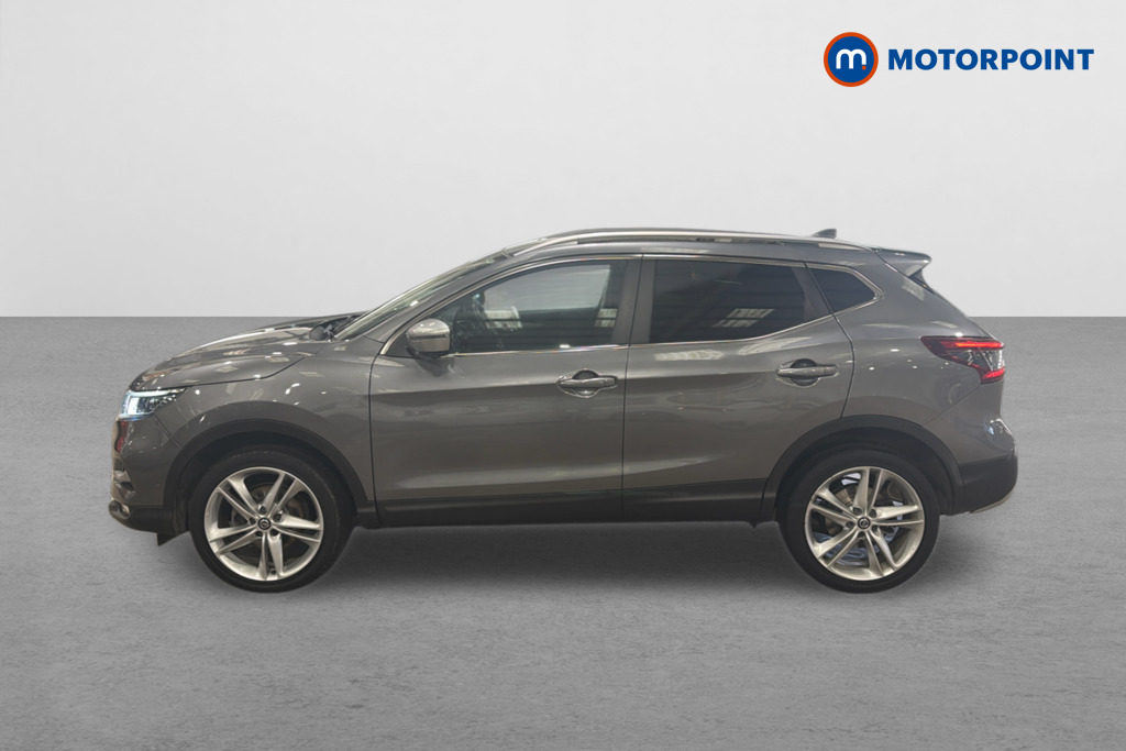 Nissan Qashqai N-Motion Manual Diesel SUV - Stock Number (1624650) - Passenger side