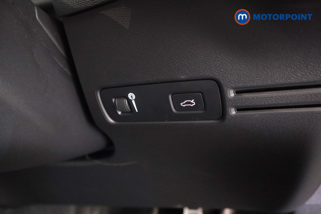 Volvo Xc40 R Design Automatic Petrol SUV - Stock Number (1628905) - 13th supplementary image