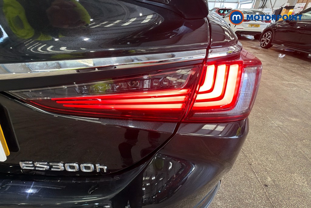 Lexus ES 300H 2.5 4Dr Cvt Premium Edition Automatic Petrol-Electric Hybrid Saloon - Stock Number (1629319) - 38th supplementary image