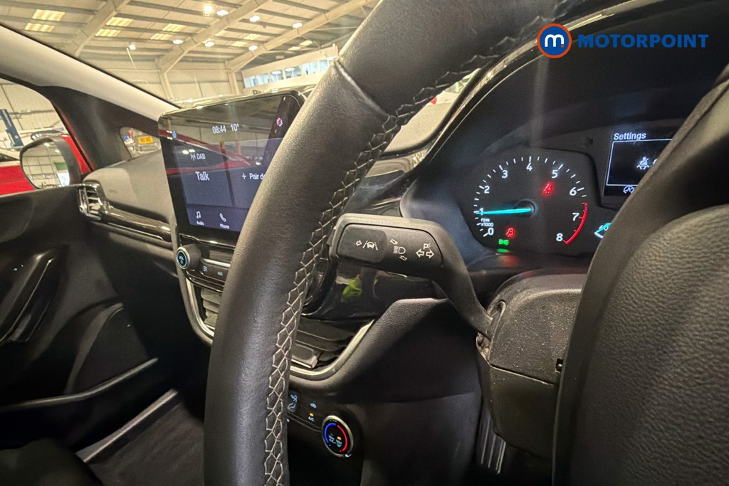 Ford Fiesta Zetec Manual Petrol Hatchback - Stock Number (1629933) - 5th supplementary image