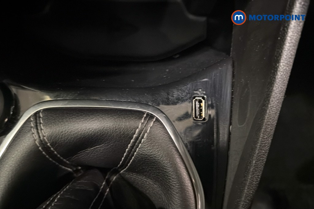 Ford Fiesta Zetec Manual Petrol Hatchback - Stock Number (1629933) - 17th supplementary image