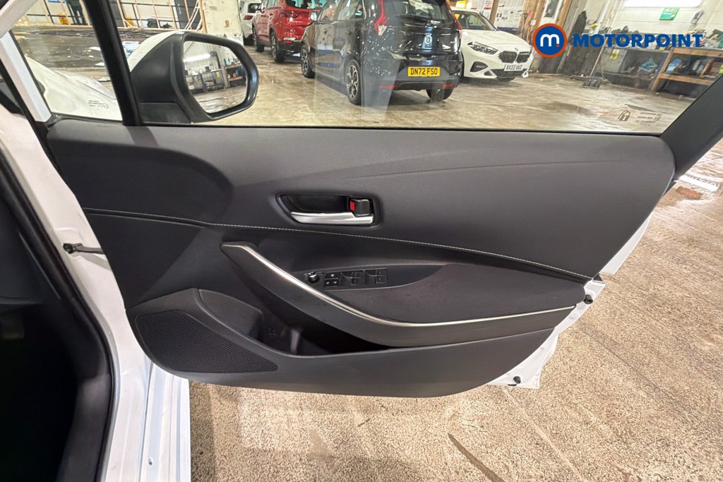 Toyota Corolla Icon Automatic Petrol-Electric Hybrid Estate - Stock Number (1631379) - 19th supplementary image