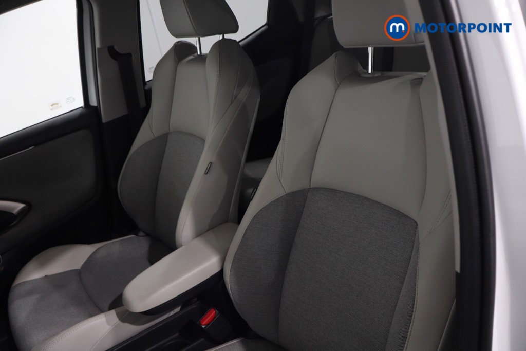Toyota Yaris Excel Automatic Petrol-Electric Hybrid Hatchback - Stock Number (1632713) - 4th supplementary image