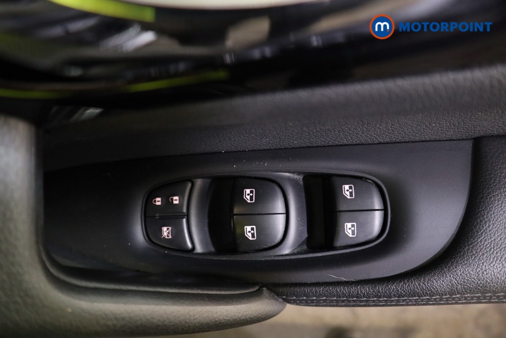 Nissan Qashqai Acenta Premium Manual Petrol SUV - Stock Number (1615943) - 15th supplementary image