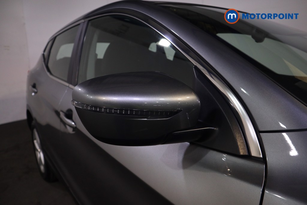 Nissan Qashqai Acenta Premium Manual Petrol SUV - Stock Number (1615943) - 33rd supplementary image