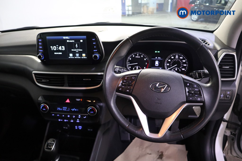 Hyundai Tucson Se Nav Manual Petrol SUV - Stock Number (1617299) - 1st supplementary image