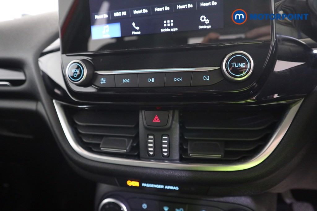 Ford Fiesta Zetec Manual Petrol Hatchback - Stock Number (1617360) - 7th supplementary image