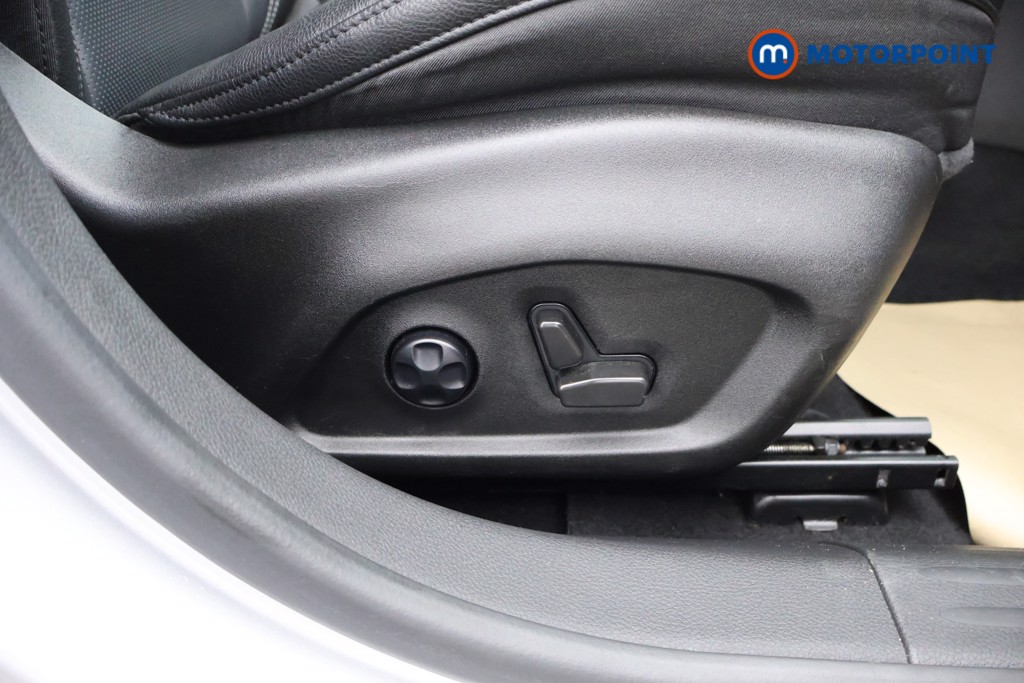 Jeep Compass S Model Automatic Petrol Plug-In Hybrid SUV - Stock Number (1619082) - 18th supplementary image