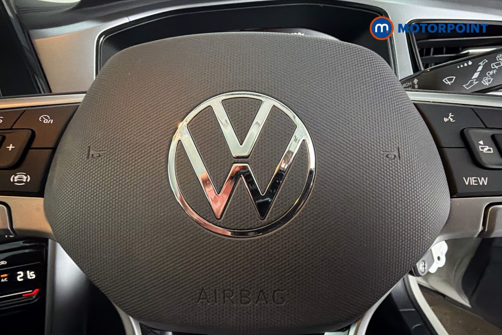 Volkswagen T-Roc Life Manual Petrol SUV - Stock Number (1621515) - 5th supplementary image