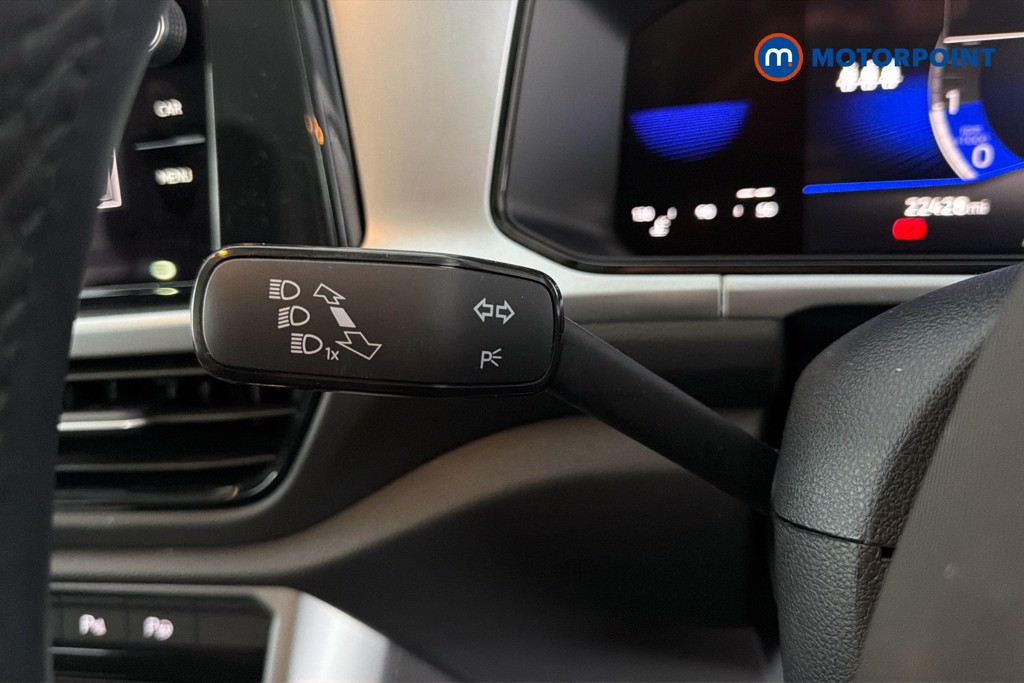 Volkswagen T-Roc Life Manual Petrol SUV - Stock Number (1621515) - 6th supplementary image