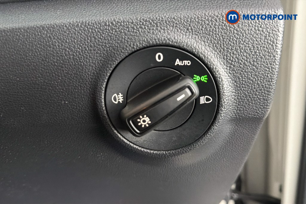 Volkswagen T-Roc Life Manual Petrol SUV - Stock Number (1621515) - 18th supplementary image