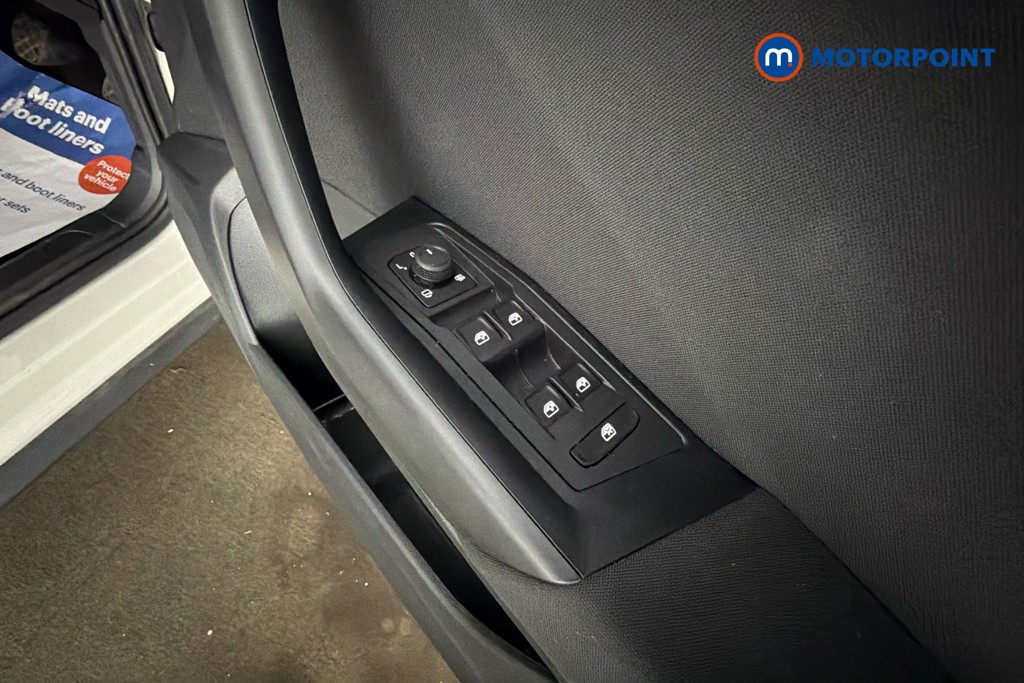 Volkswagen T-Roc Life Manual Petrol SUV - Stock Number (1621515) - 20th supplementary image