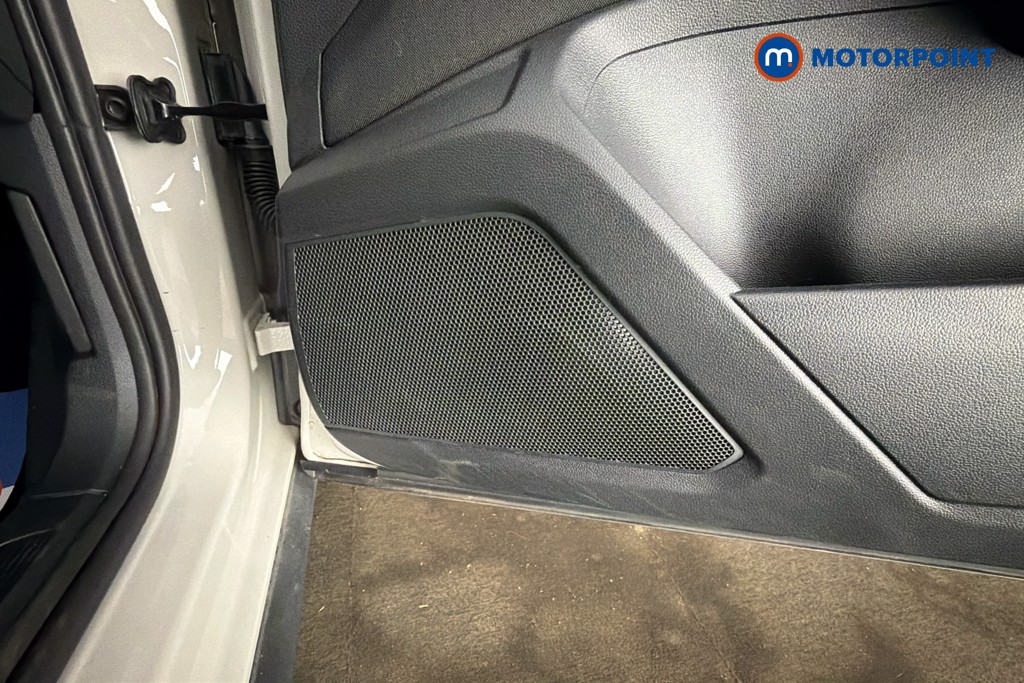 Volkswagen T-Roc Life Manual Petrol SUV - Stock Number (1621515) - 21st supplementary image