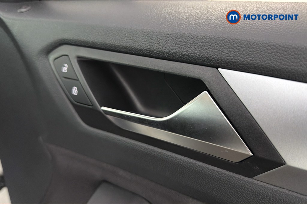 Volkswagen T-Roc Life Manual Petrol SUV - Stock Number (1621515) - 42nd supplementary image