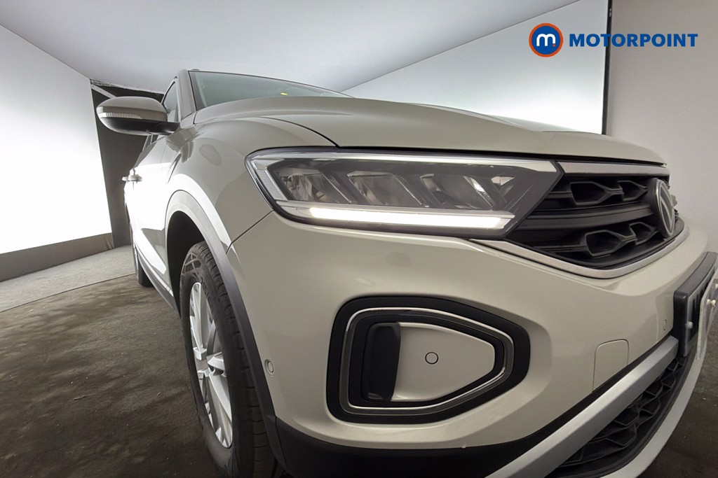 Volkswagen T-Roc Life Manual Petrol SUV - Stock Number (1621515) - 44th supplementary image