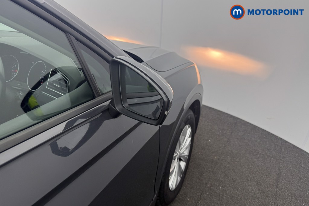 Volkswagen Tiguan S Manual Petrol SUV - Stock Number (1621755) - 13th supplementary image