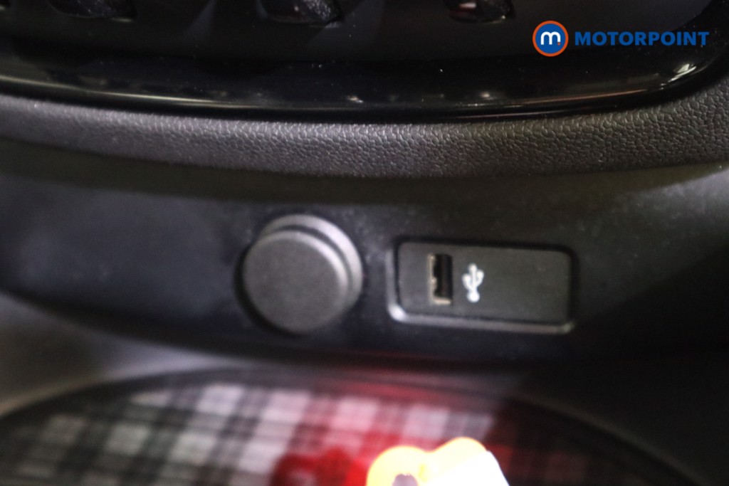 Mini Clubman Cooper S Classic Automatic Petrol Estate - Stock Number (1624784) - 8th supplementary image