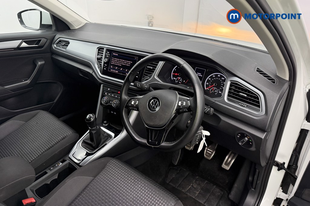 Volkswagen T-Roc Active Manual Petrol SUV - Stock Number (1627269) - 16th supplementary image