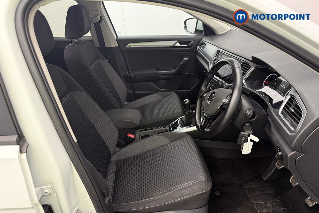 Volkswagen T-Roc Active Manual Petrol SUV - Stock Number (1627269) - 17th supplementary image