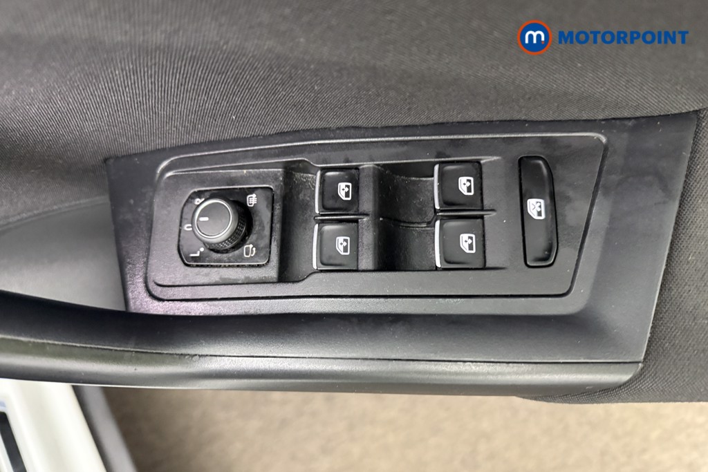 Volkswagen T-Roc Active Manual Petrol SUV - Stock Number (1627269) - 19th supplementary image