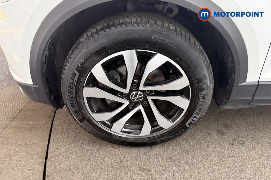 Volkswagen T-Roc Active Manual Petrol SUV - Stock Number (1627269) - 33rd supplementary image