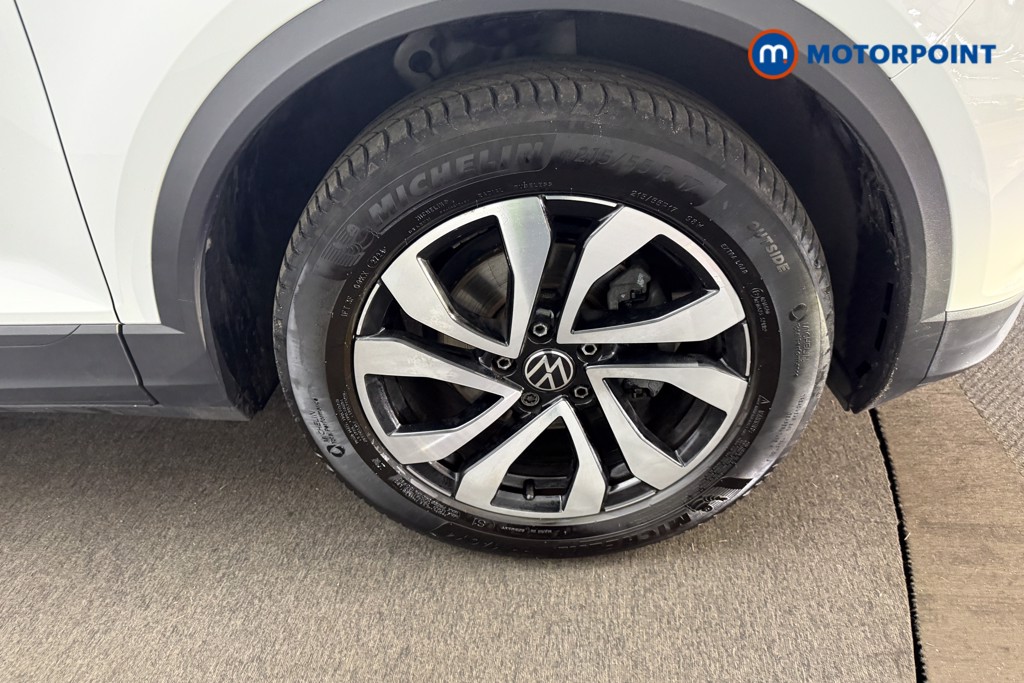 Volkswagen T-Roc Active Manual Petrol SUV - Stock Number (1627269) - 36th supplementary image