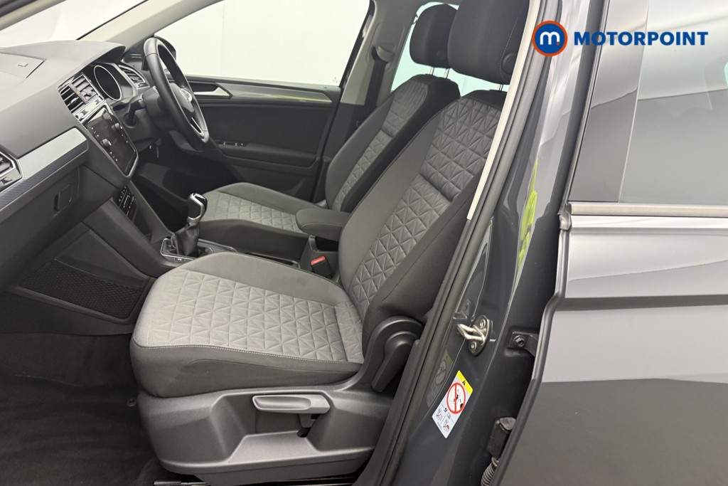 Volkswagen Tiguan Life Manual Petrol SUV - Stock Number (1627280) - 2nd supplementary image