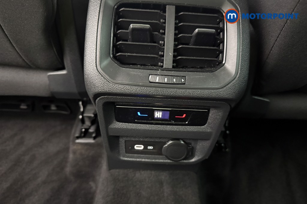 Volkswagen Tiguan Life Manual Petrol SUV - Stock Number (1627280) - 6th supplementary image