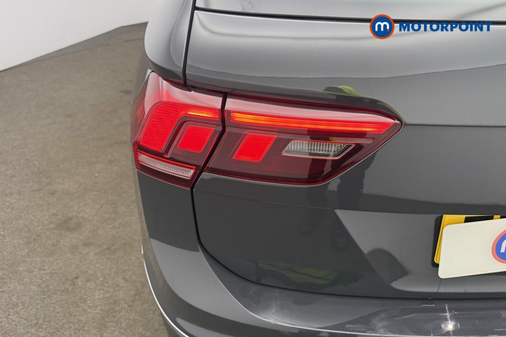 Volkswagen Tiguan Life Manual Petrol SUV - Stock Number (1627280) - 9th supplementary image