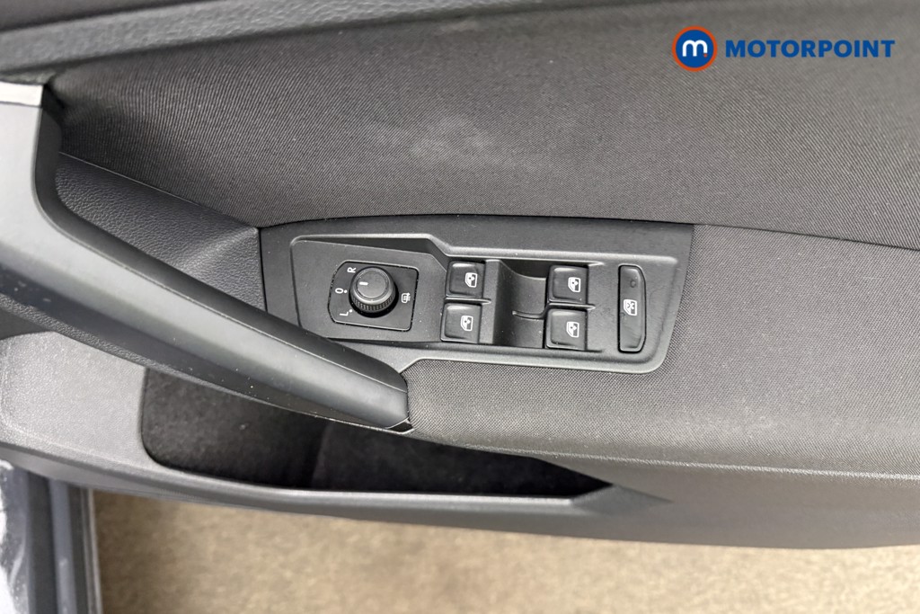 Volkswagen Tiguan Life Manual Petrol SUV - Stock Number (1627280) - 17th supplementary image