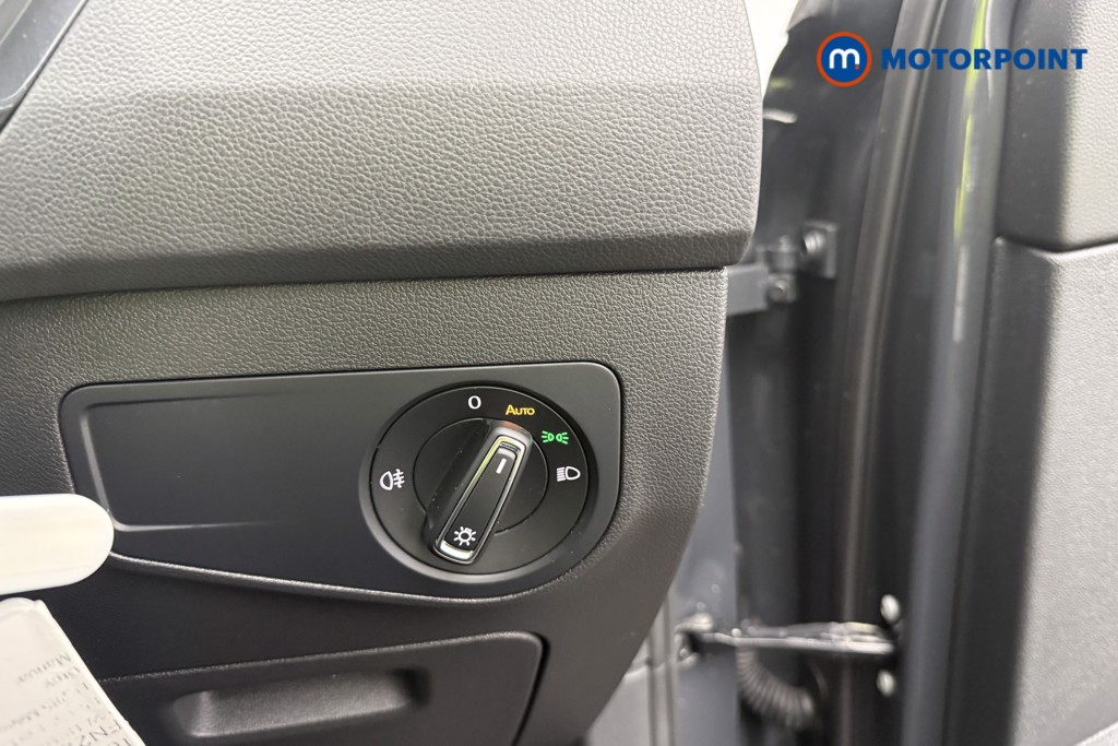 Volkswagen Tiguan Life Manual Petrol SUV - Stock Number (1627280) - 19th supplementary image