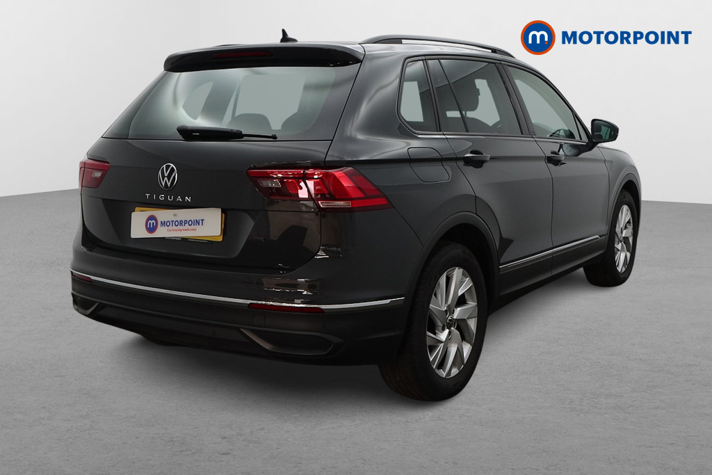 Volkswagen Tiguan Life Manual Petrol SUV - Stock Number (1627280) - Drivers side rear corner