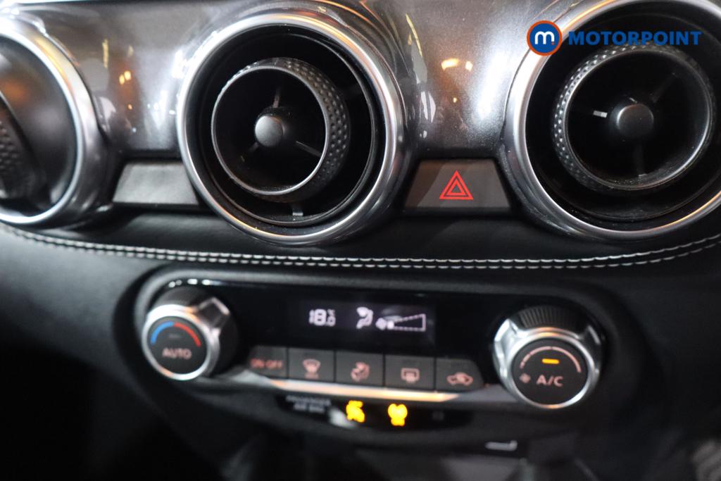 Nissan Juke N-Connecta Manual Petrol SUV - Stock Number (1627330) - 18th supplementary image
