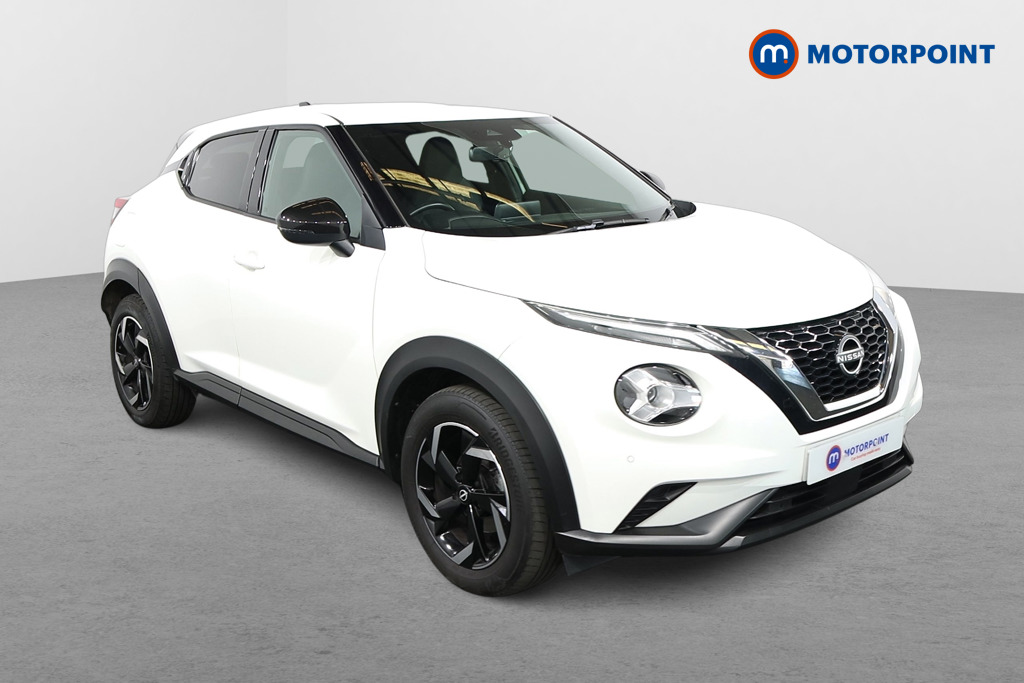 Nissan Juke N-Connecta Manual Petrol SUV - Stock Number (1627330) - Drivers side front corner