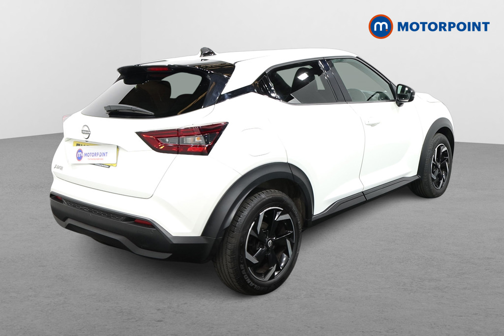 Nissan Juke N-Connecta Manual Petrol SUV - Stock Number (1627330) - Drivers side rear corner