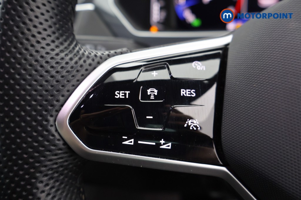 Volkswagen Tiguan R-Line Automatic Petrol SUV - Stock Number (1628107) - 7th supplementary image