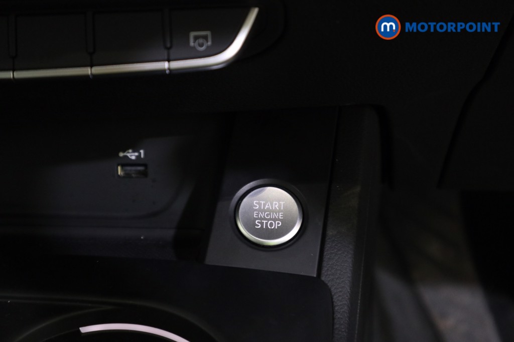 Audi A4 Technik Automatic Petrol Saloon - Stock Number (1628587) - 9th supplementary image