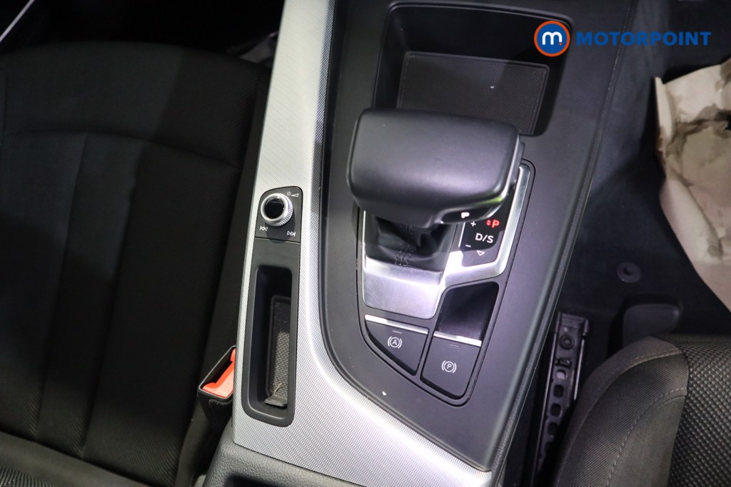 Audi A4 Technik Automatic Petrol Saloon - Stock Number (1628587) - 10th supplementary image