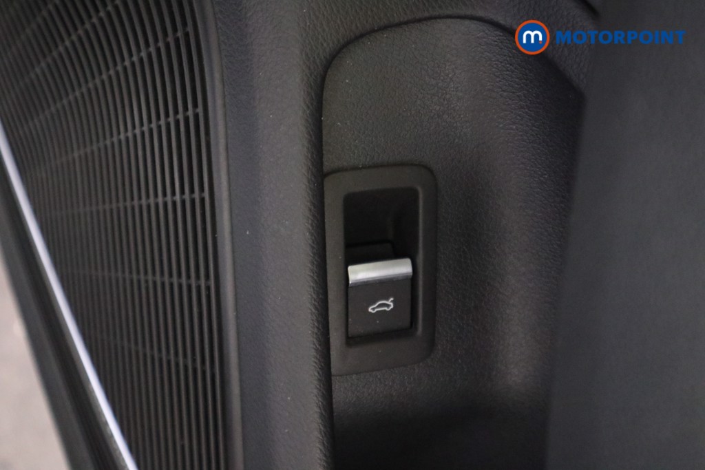 Audi A4 Technik Automatic Petrol Saloon - Stock Number (1628587) - 17th supplementary image