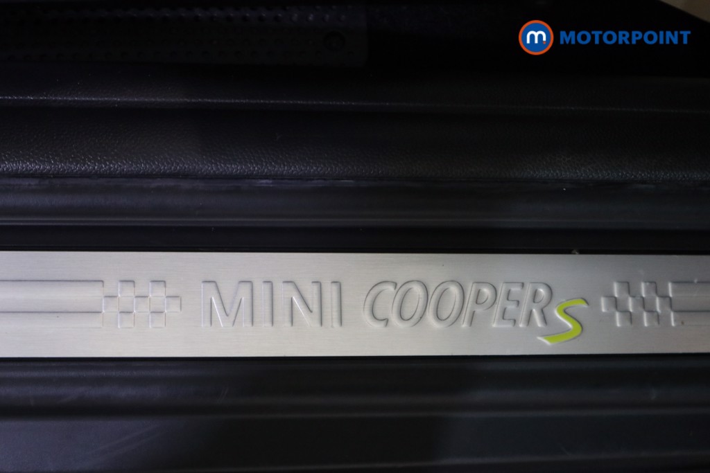 Mini Hatchback Cooper S Level 2 Automatic Electric Hatchback - Stock Number (1630194) - 16th supplementary image