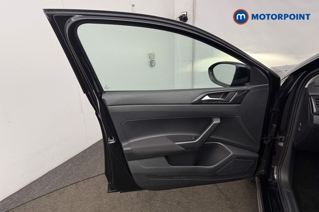 Volkswagen Taigo Life Manual Petrol SUV - Stock Number (1630197) - 1st supplementary image