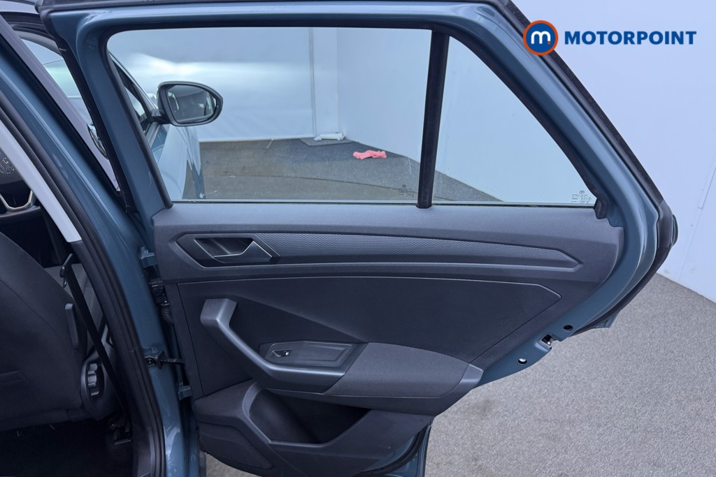 Volkswagen T-Roc Life Manual Petrol SUV - Stock Number (1630734) - 13th supplementary image
