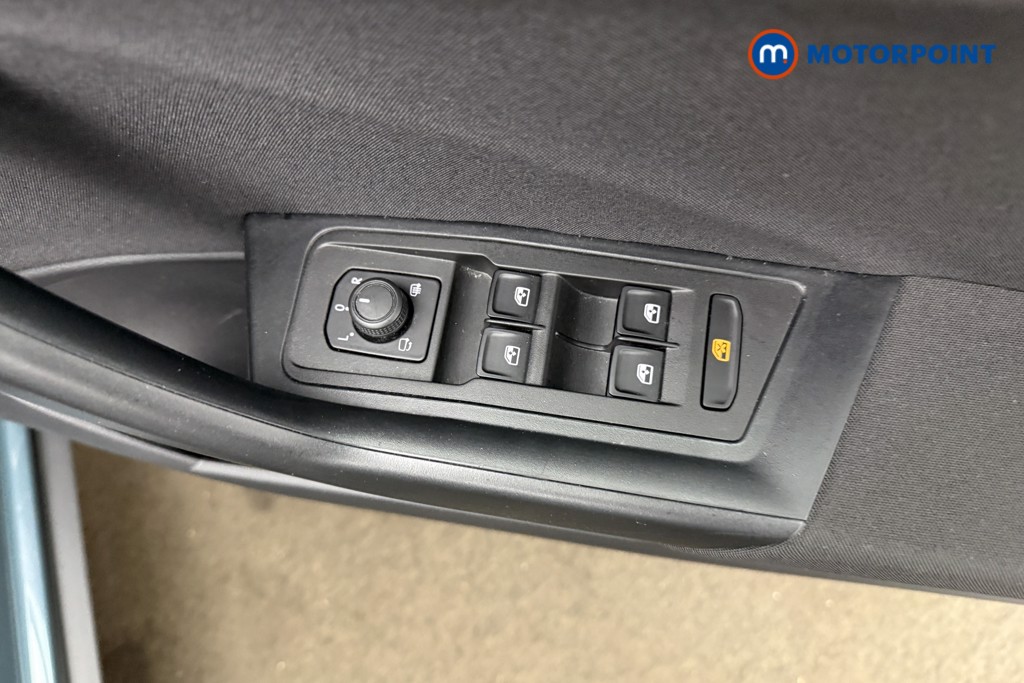 Volkswagen T-Roc Life Manual Petrol SUV - Stock Number (1630734) - 17th supplementary image